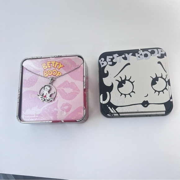 Rare Vintage Betty Boop Necklace Enamel Swing Stainless Steel Pendant 2001 New - Picture 1 of 5